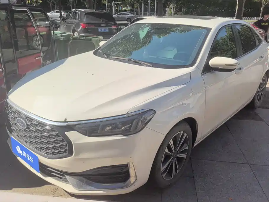 Ford Escort 2022 2021 1.5L Automatic Diamond Edition