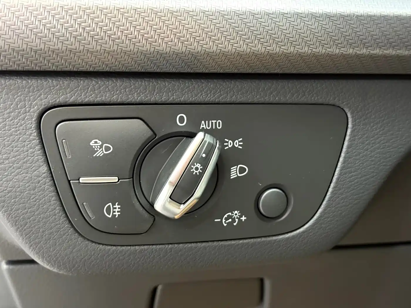 Audi Q5L 2024 Model 40 TFSI Luxury Dynamic фото 21