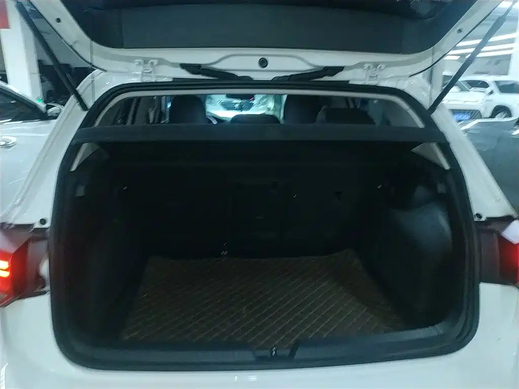 Volkswagen Golf 2023 Facelift 280TSI DSG Pro фото 12