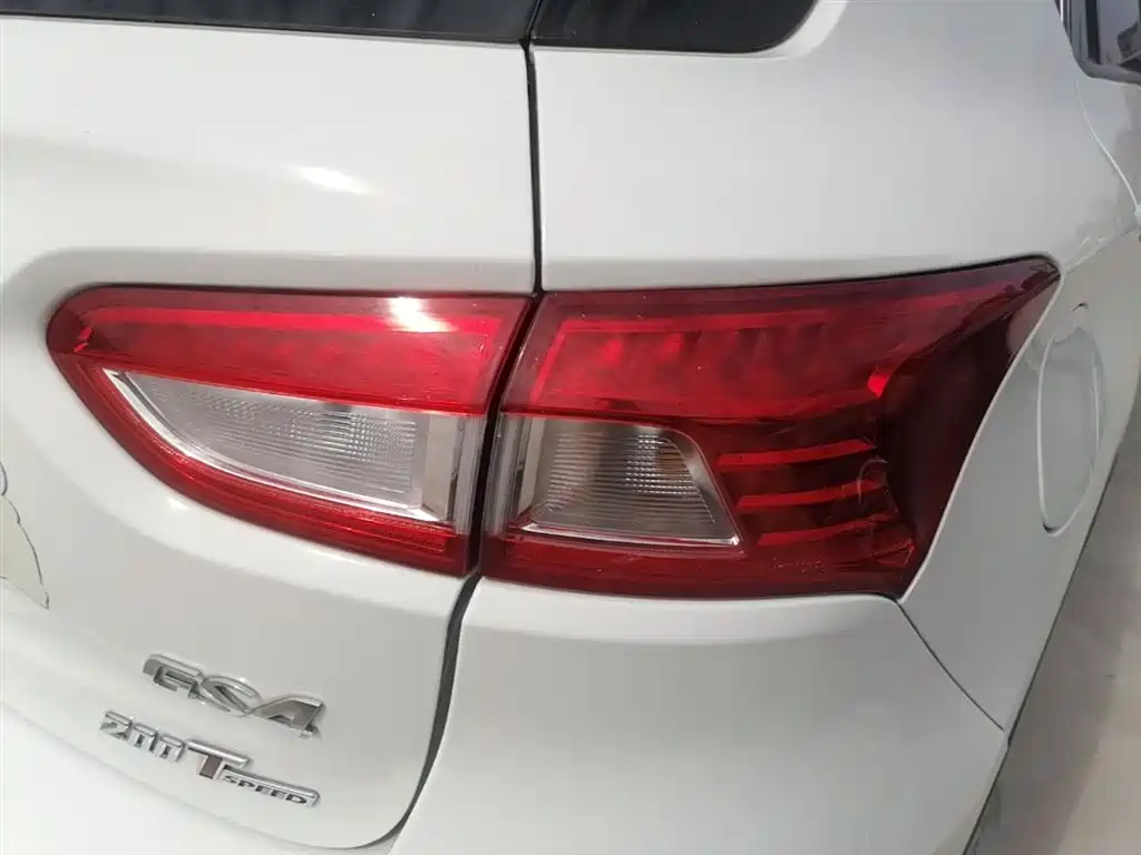 GAC Trumpchi Trumpchi GS4 2015 200T G-DCT Elite Edition фото 8