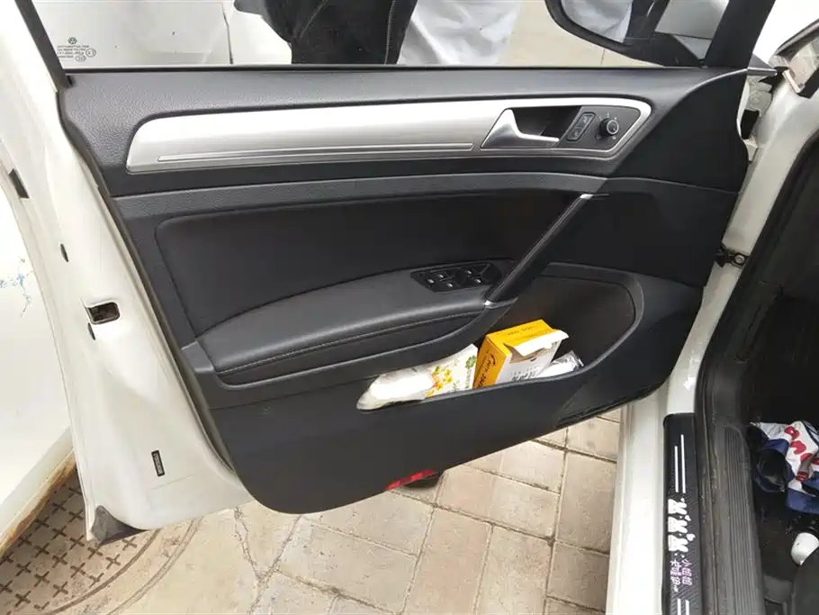 Volkswagen Golf 2018 1.6L Automatic Comfort фото 7