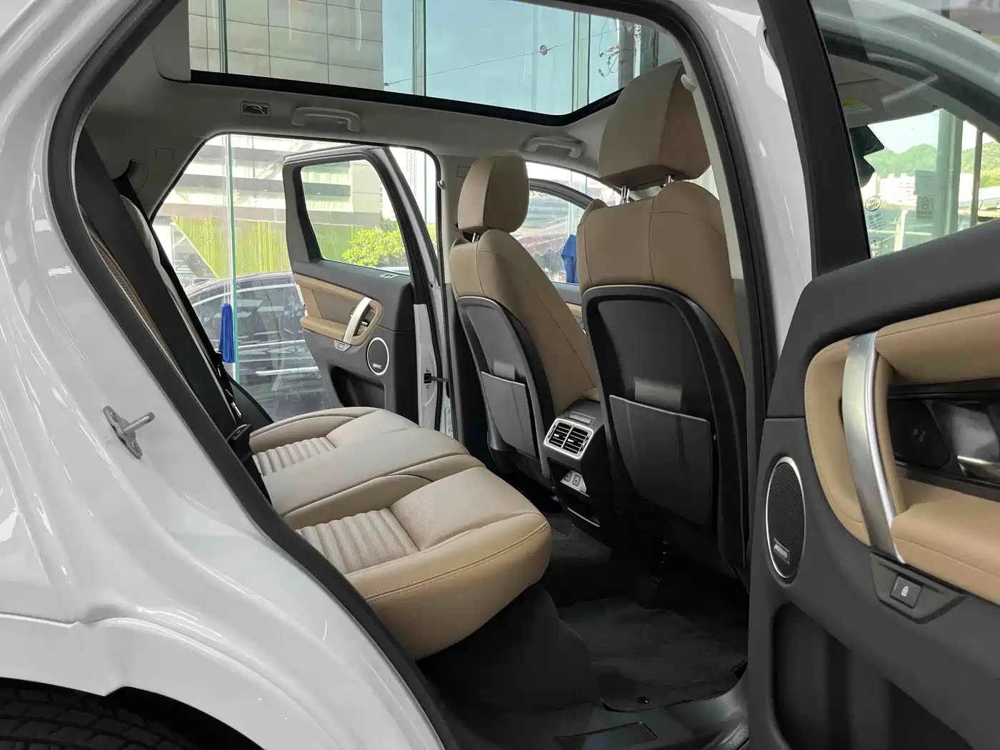 LAND ROVER DISCOVER SPORTS