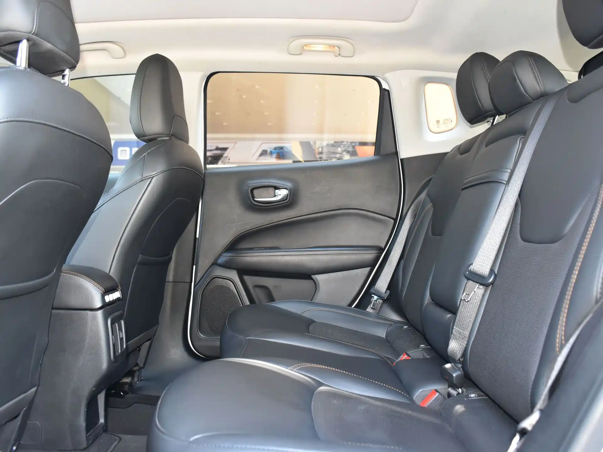 Фото 9 - Jeep Compass
