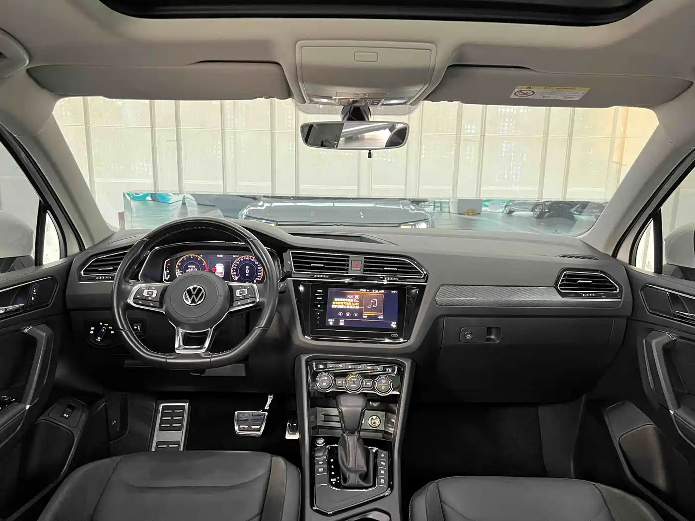 Volkswagen Tiguan L 2021 330TSI Automatic 2WD R-Line Premium фото 10