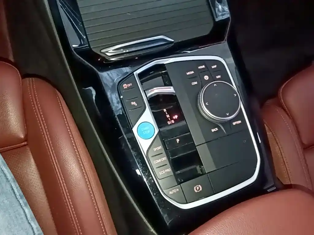 BMW iX3 2023 Leading Type фото 14