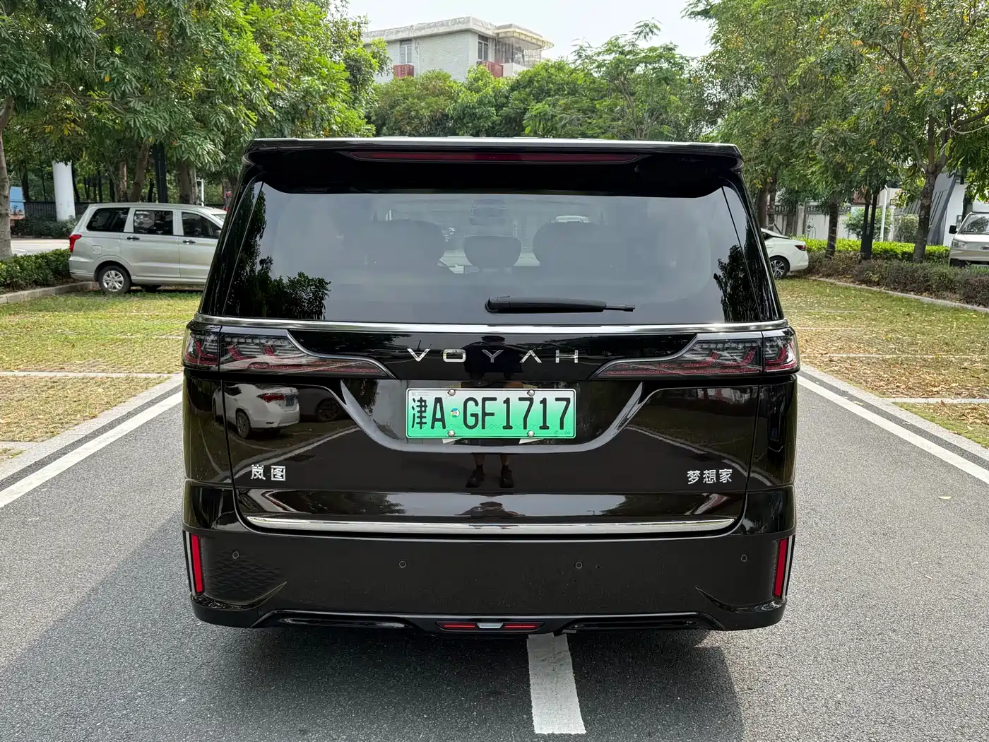 Voyah Auto Voyah Dreamer 2025 PHEV 4WD Kunpeng Premium Edition фото 4