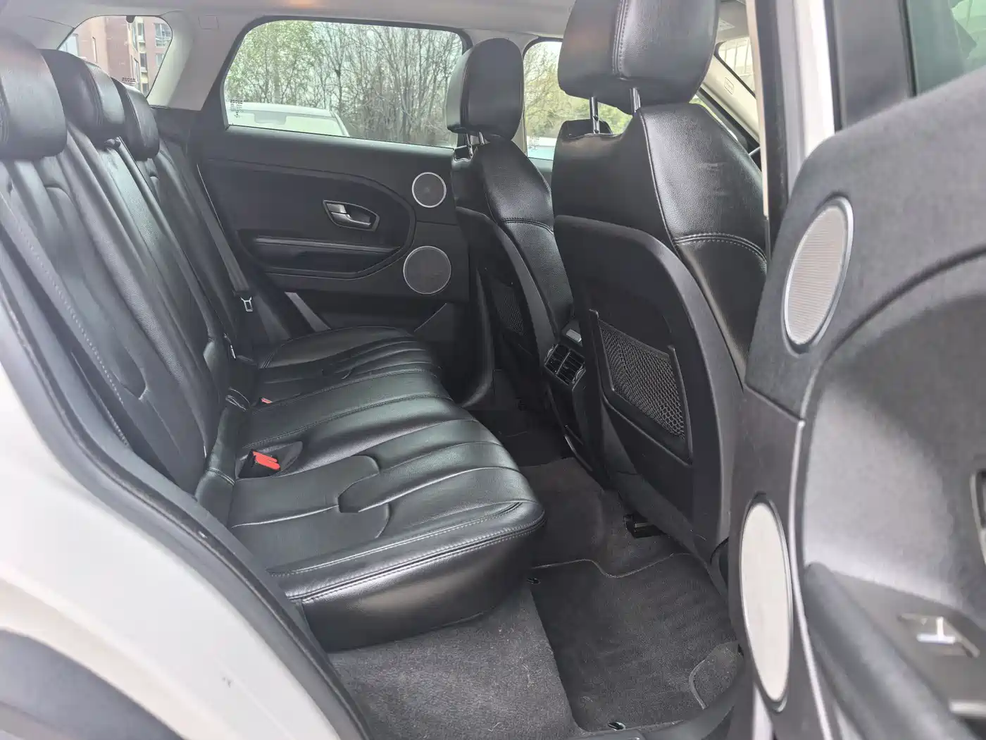 Land Rover Range Rover Evoque 2015 2.0T 5-Door Intelligent Edition фото 6