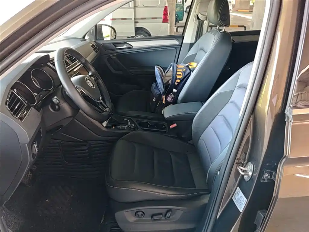 Volkswagen Tiguan L 2019 380TSI Auto AWD Smart Luxury Edition China V фото 15