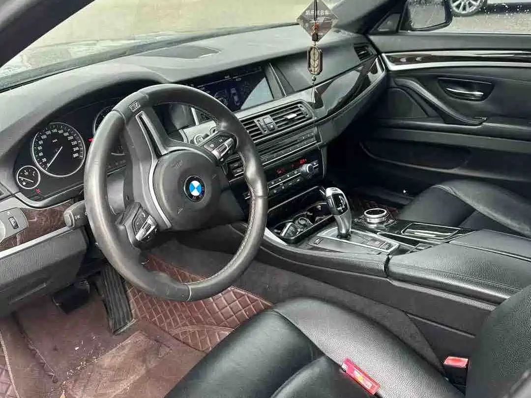 BMW 5 Series 2012 523Li Luxury фото 8