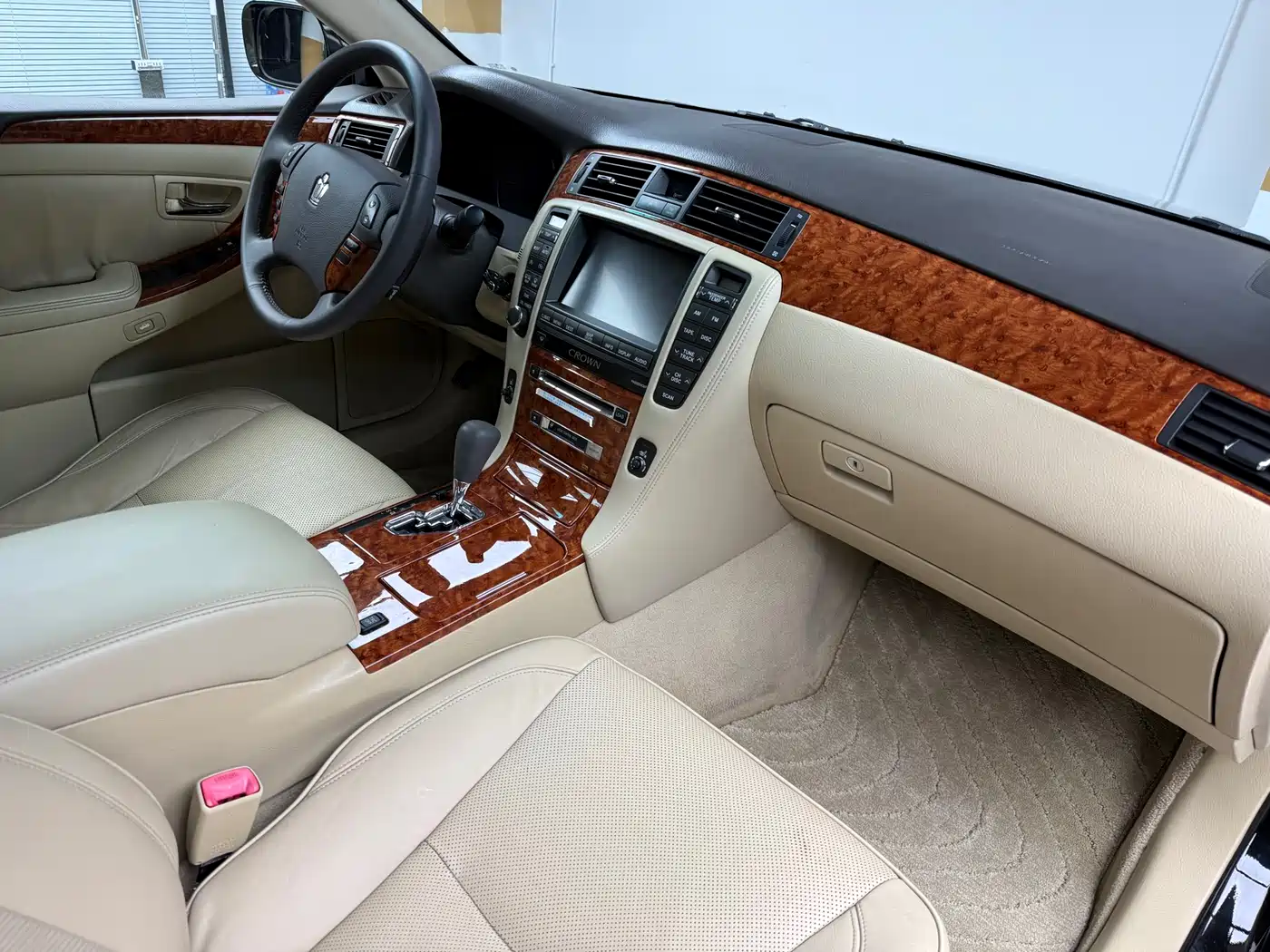 Toyota Crown 2009 2.5L Royal Special Navigation Edition фото 14