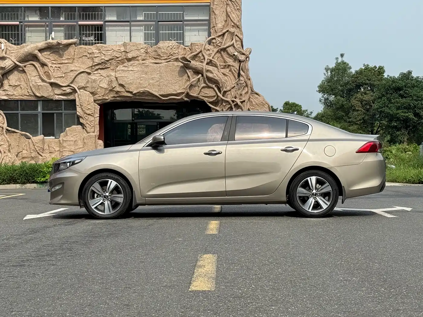 Kia Kaishen 2017 1.8L Automatic GLS фото 5