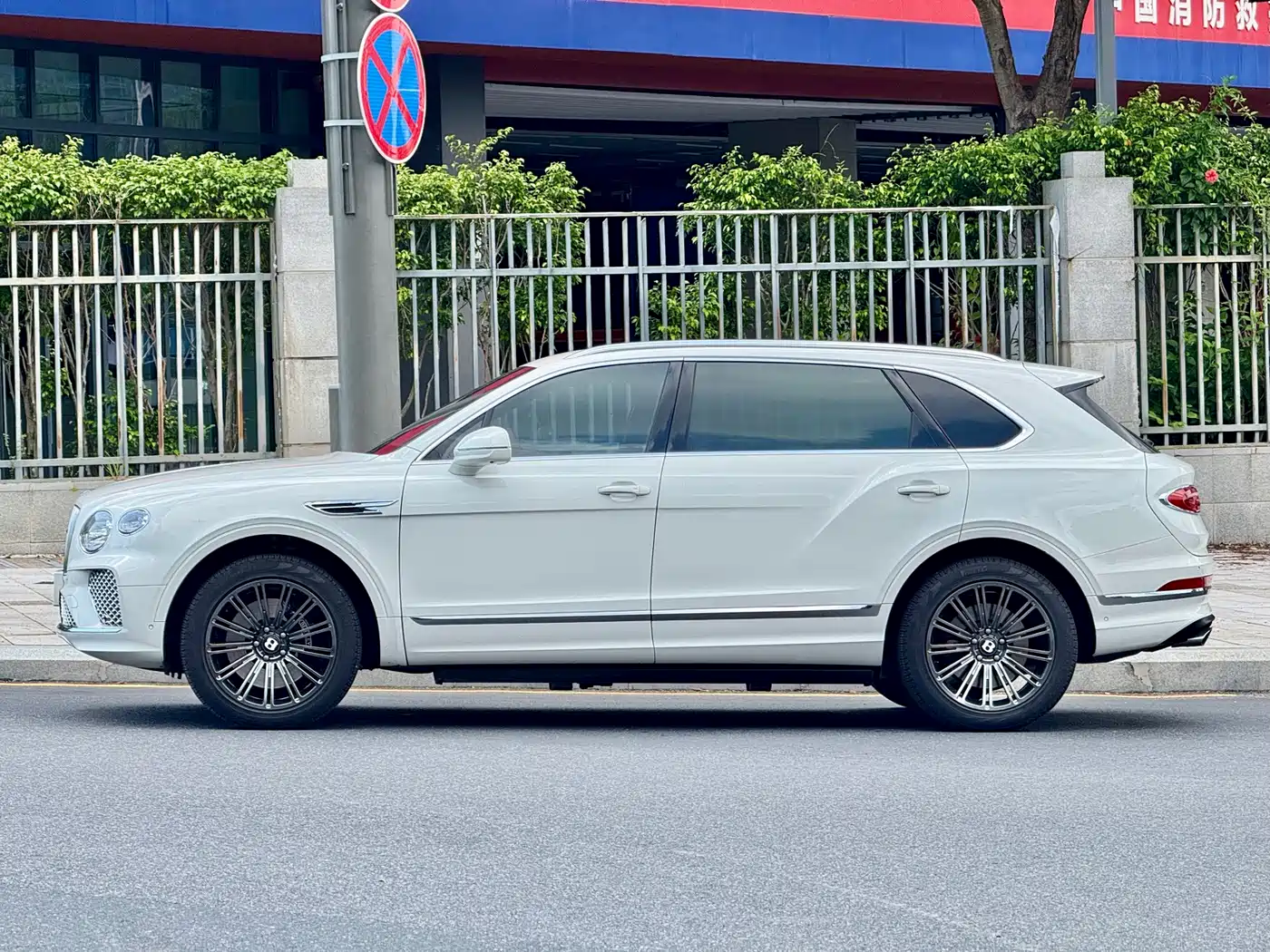Bentley Bentayga 2025 2024 4.0T V8 Long Wheelbase
