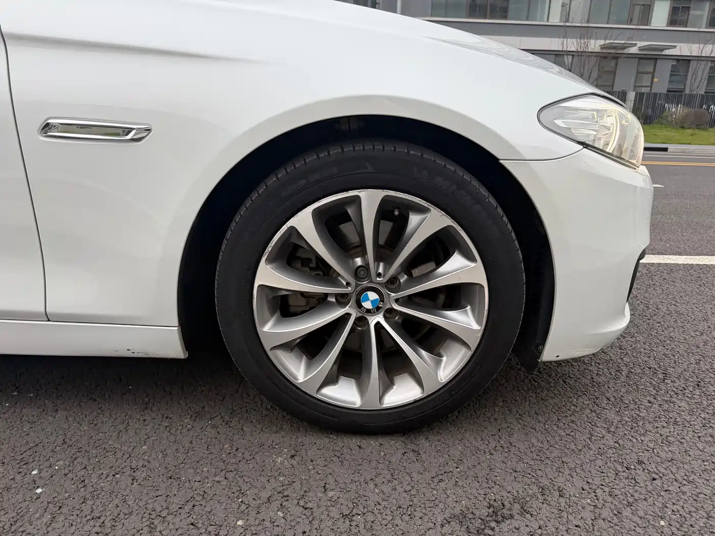 BMW 5 Series 2017 525Li Leading Edition фото 16