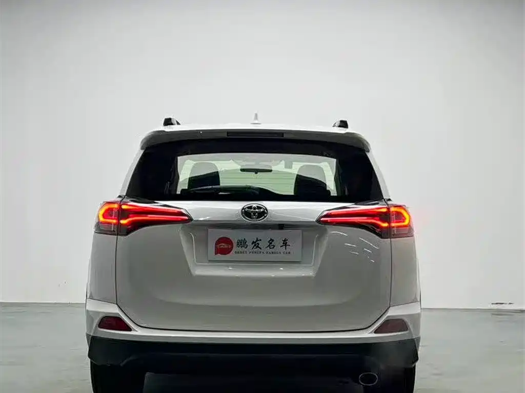 Toyota RAV4 Rongfang 2016 2.0L CVT 2WD Urban (China V) фото 14