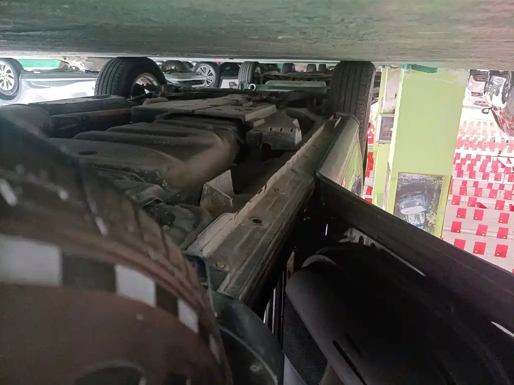 Toyota RAV4 Rongfang 2013 2.0L CVT 2WD Urban фото 21