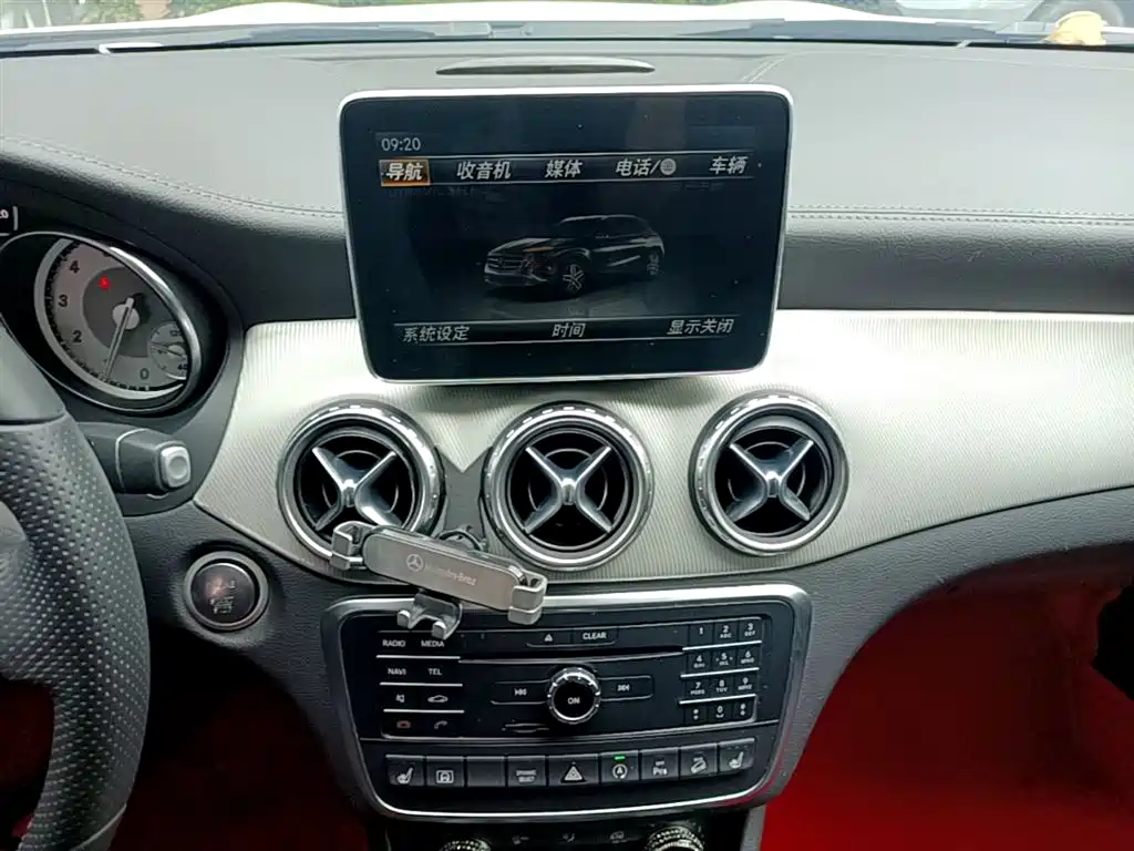 Mercedes-Benz GLA 2016 GLA 220 4MATIC Luxury фото 13