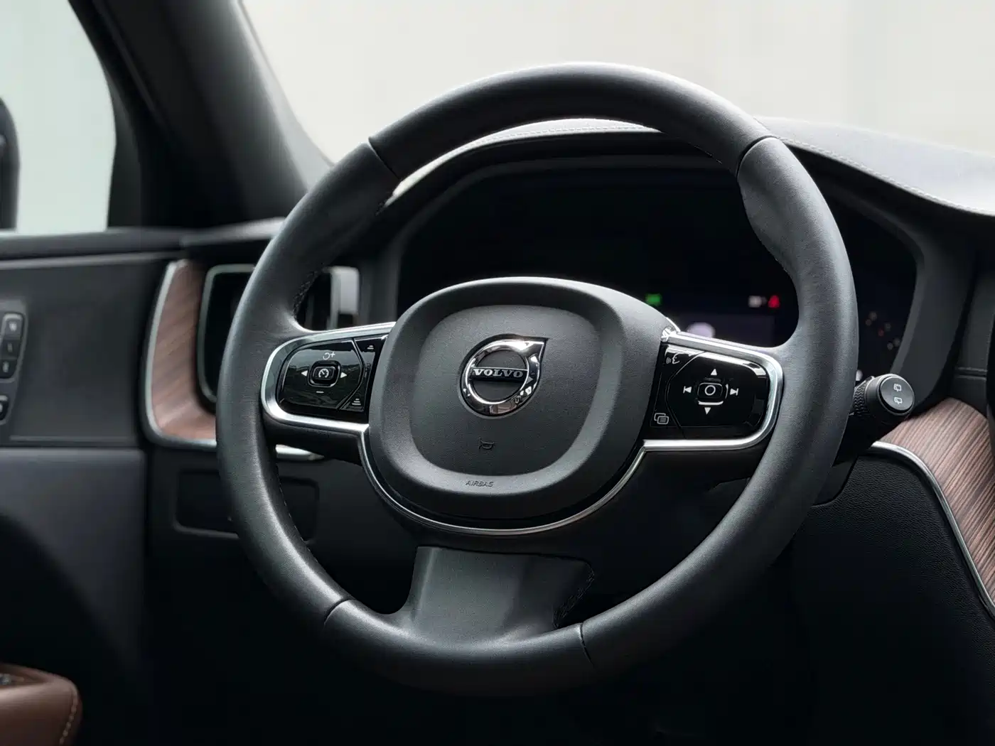  Volvo Volvo XC60 2023 B5 AWD Smart Elite Luxury 12