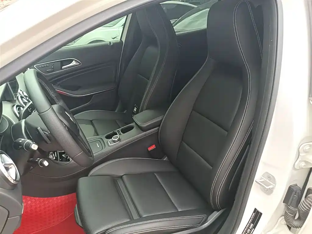 Mercedes-Benz GLA 2016 GLA 220 4MATIC Luxury фото 15
