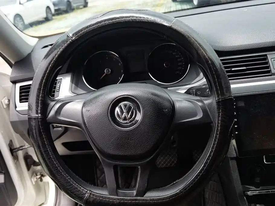 Volkswagen Bora 2018 1.5L Automatic Fashion фото 15