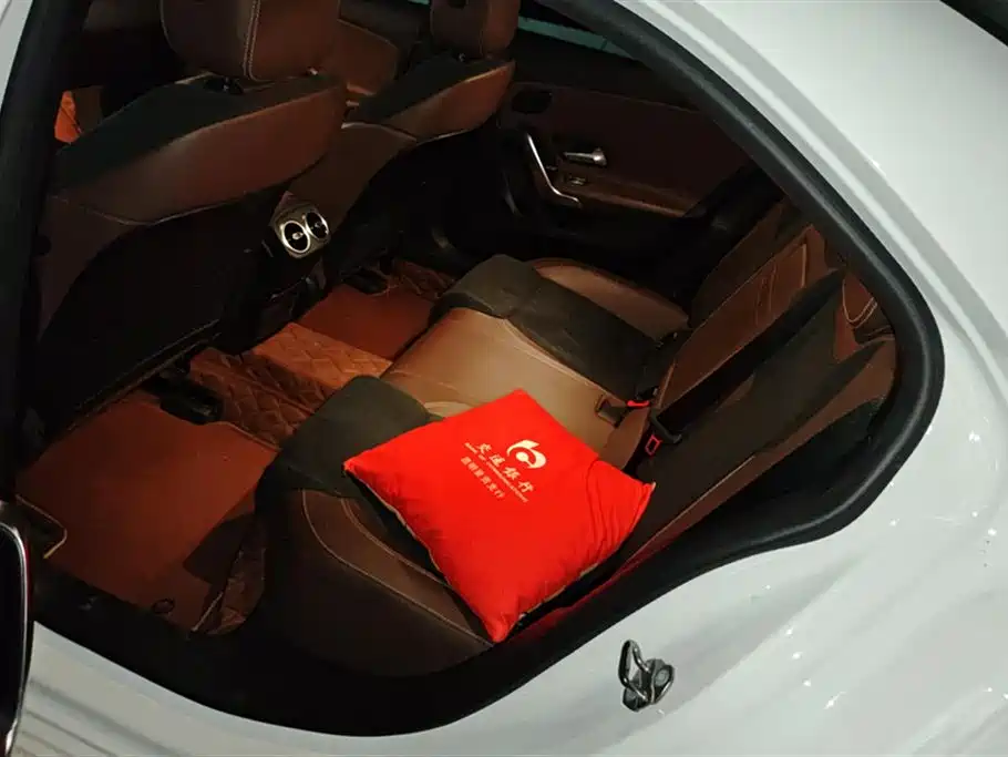 Mercedes-Benz A-Class 2019 A 180 L Sport Sedan фото 11