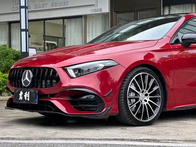 Mercedes-Benz A-Class AMG 2019 AMG A 35 L 4MATIC — фото 3
