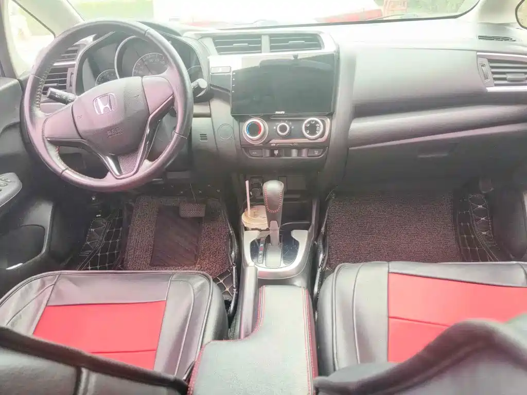 Фото 11 - Honda Fit