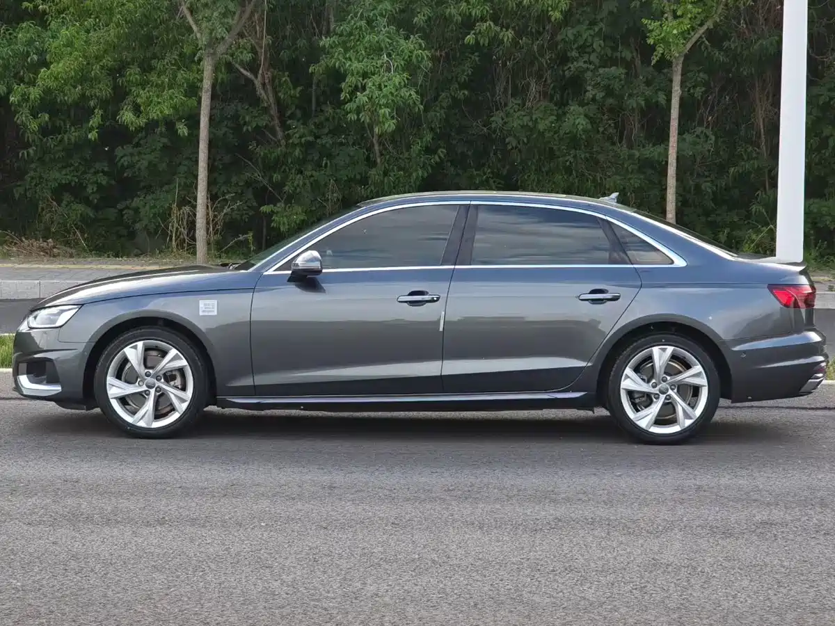 Audi A4L 2020 40 TFSI quattro Luxury Dynamic фото 2