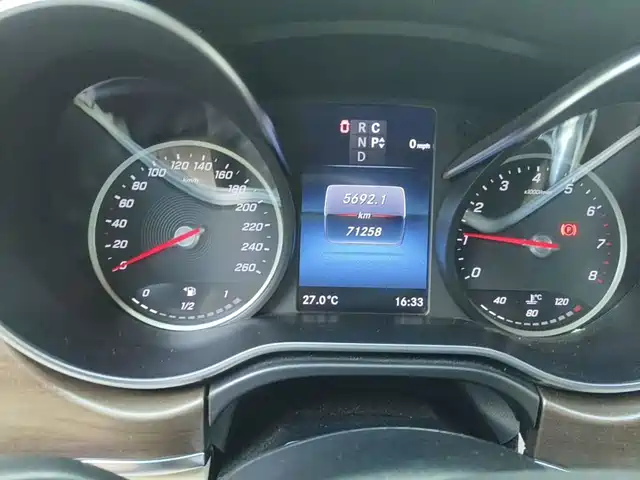 Mercedes-Benz V-Class 2020 Model V 260 L Long Wheelbase Luxury — фото 4