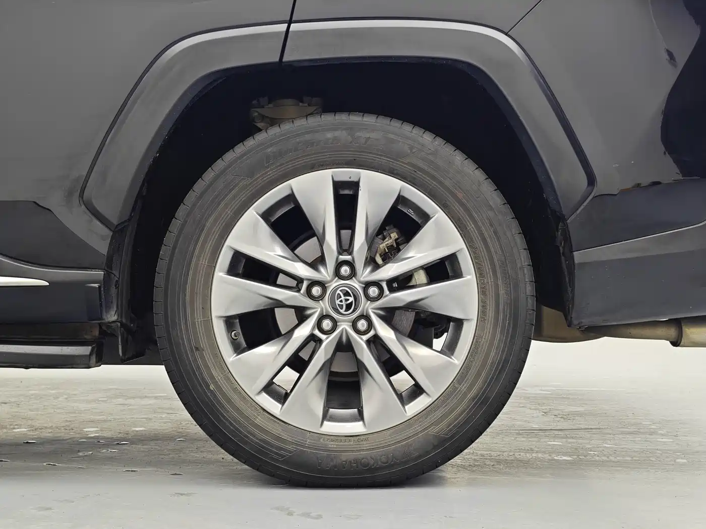 Toyota Wildlander 2021 2.0L CVT 4WD Luxury Edition фото 15
