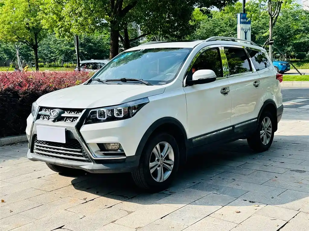 BAIC Huansu S3 2018 2018 1.5L Manual Luxury