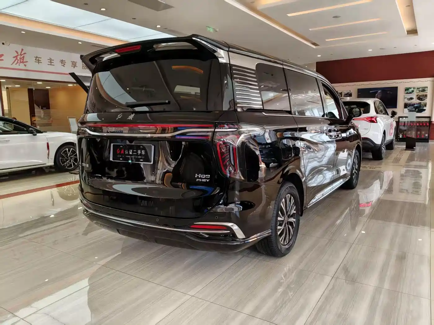 Hongqi HQ9 PHEV 2024 Model 2.0T AWD Business Edition фото 7