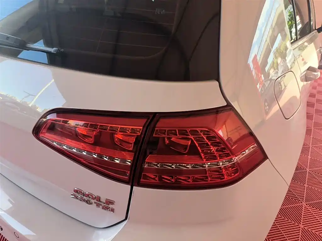 Volkswagen Golf 2016 230TSI Automatic Comfort фото 8