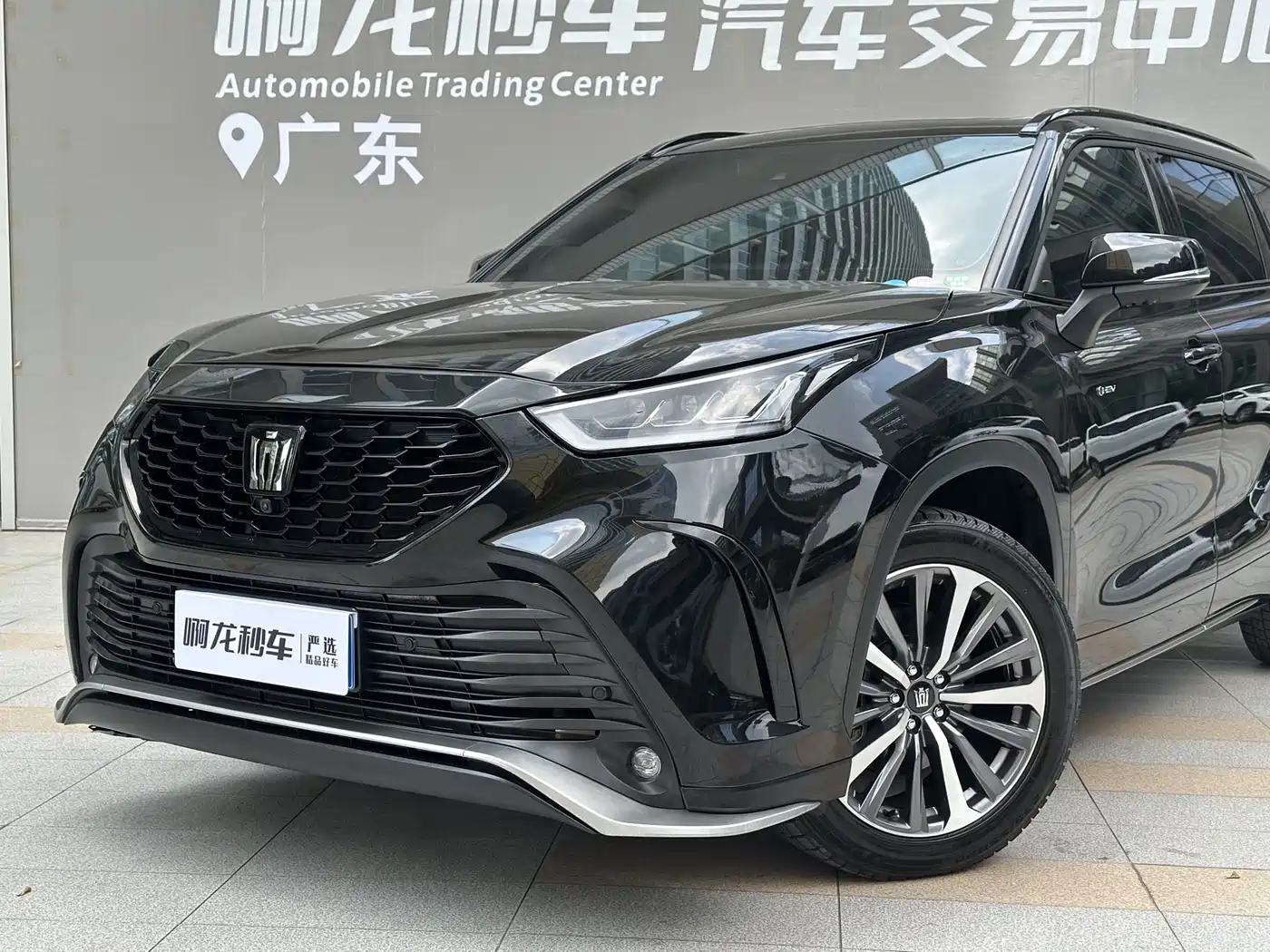 Toyota Crown Kluger 2024 2.5L HEV 4WD Flagship Edition фото 15
