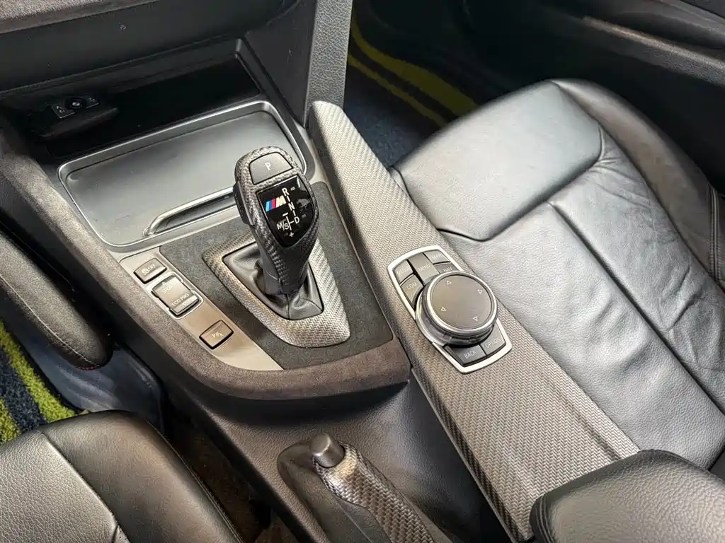 BMW 3 Series 2017 330Li M Sport фото 12