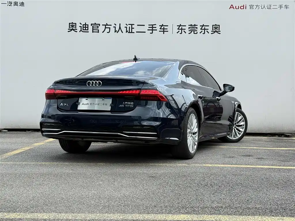 Audi A7L 2022 45 TFSI S-line Dream Builder Edition фото 4
