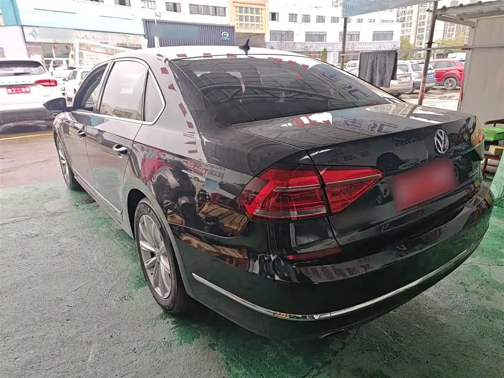 Volkswagen Passat 2016 330TSI DSG Honor Edition фото 5