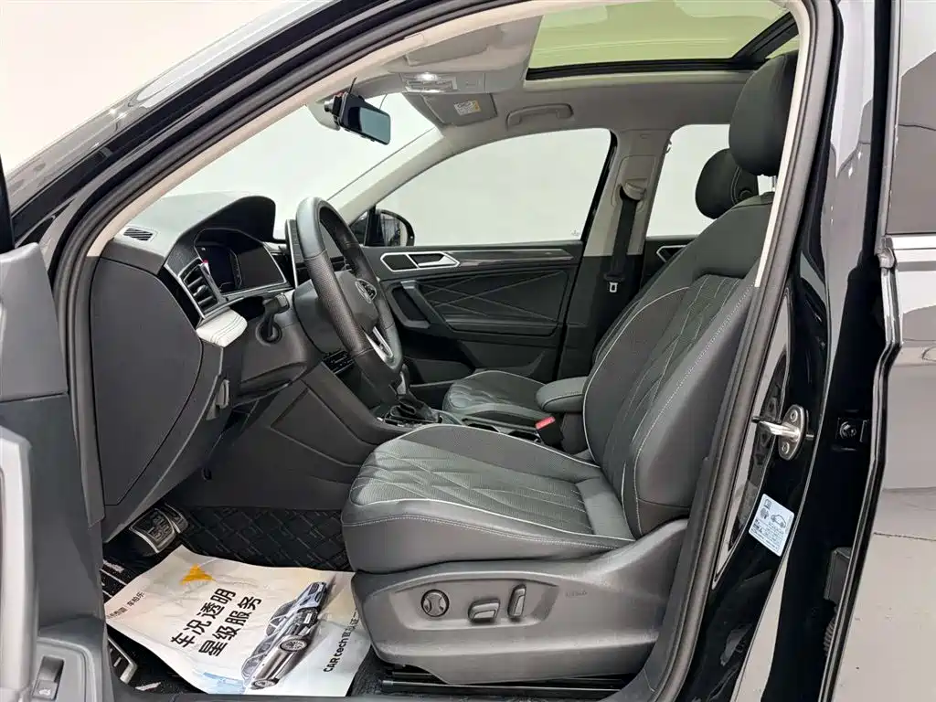 Volkswagen Tiguan L 2024 330TSI Automatic 2WD R-Line Premium Enjoyment Edition фото 15