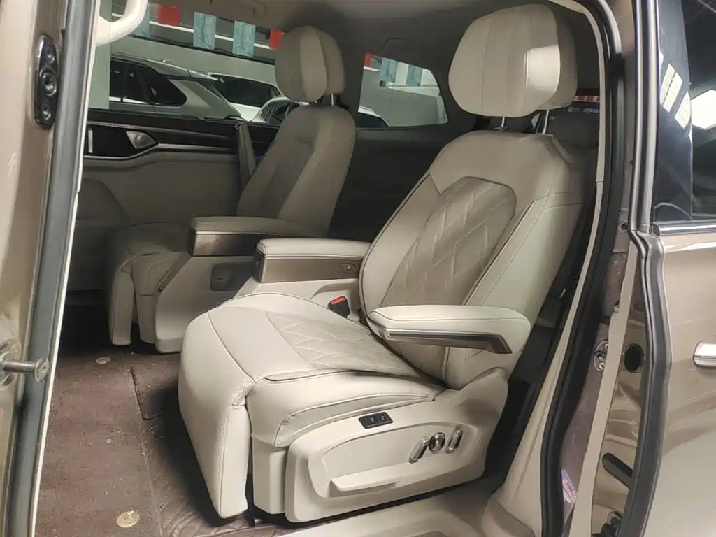 Volkswagen Viloran 2020 2020 380TSI Premium