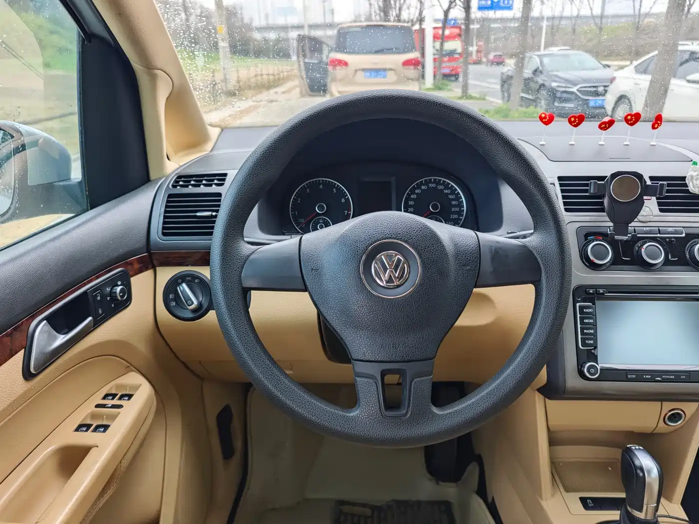 Volkswagen Touran 2013 1.4T DSG Comfort 5-seater фото 14