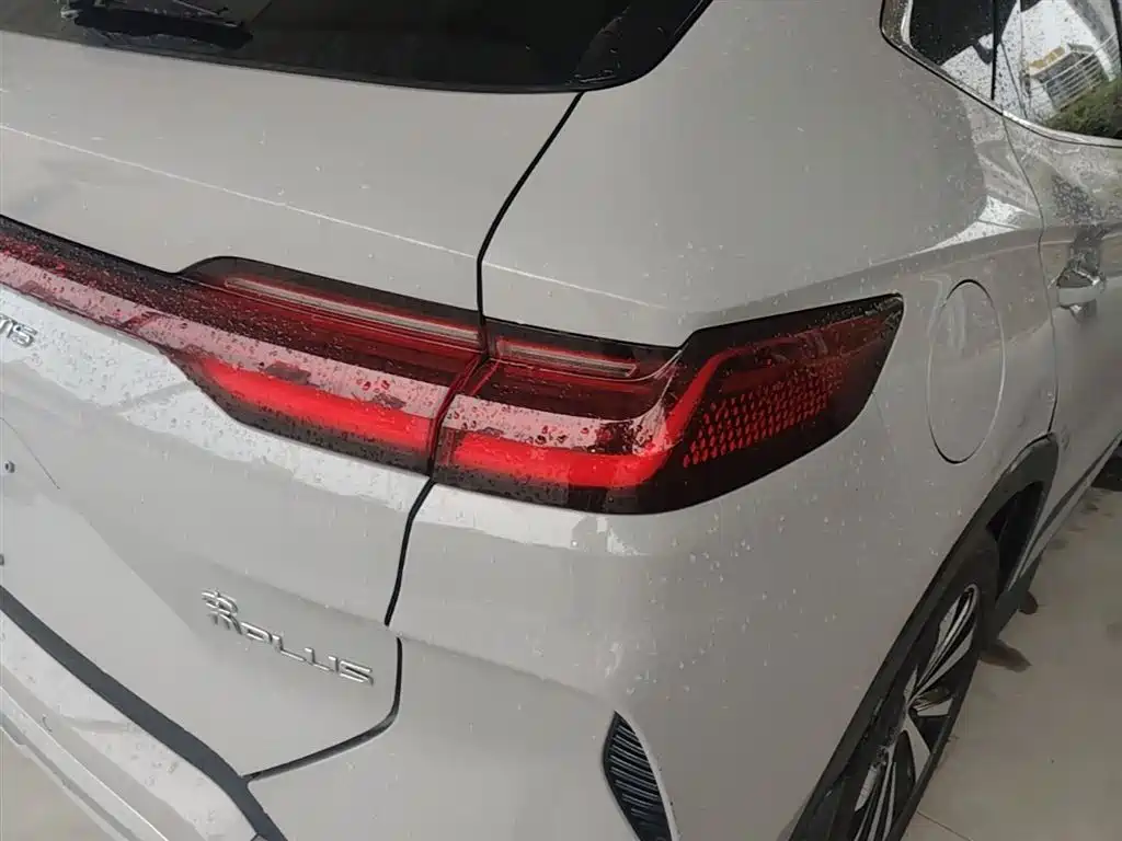 BYD Song PLUS PHEV 2024 Glory Edition DM-i 110km Flagship фото 7