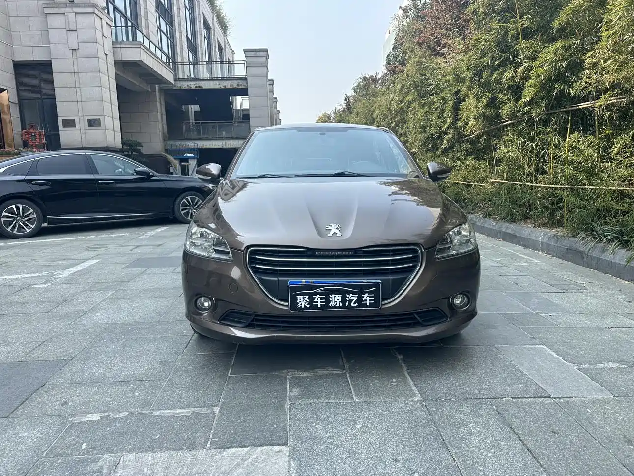 Peugeot 301 2014 1.6L Automatic Luxury Edition фото 2