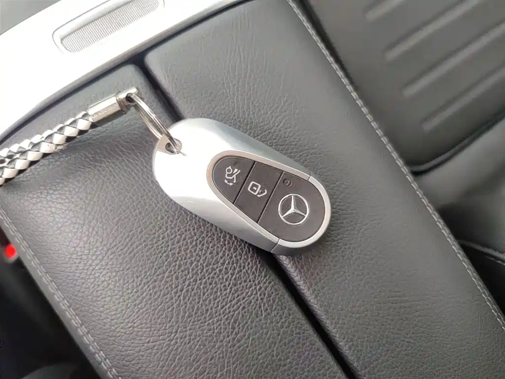 Mercedes-Benz C-Class 2023 Facelift C 260 L Sport Edition фото 9