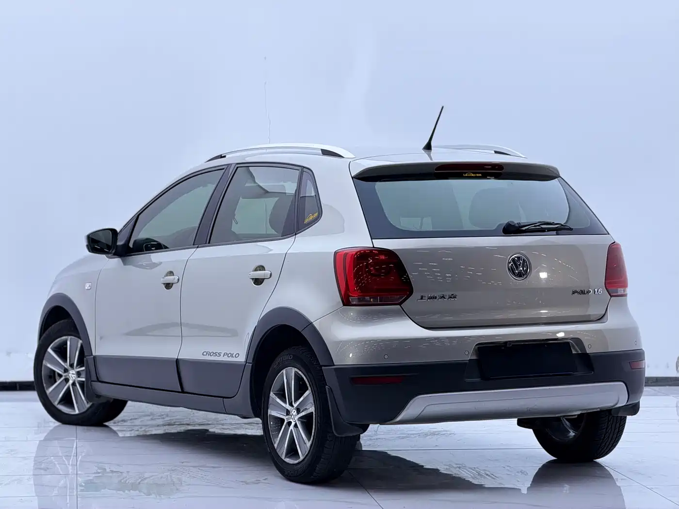 Volkswagen Polo 2012 1.6L Cross Polo AT фото 19
