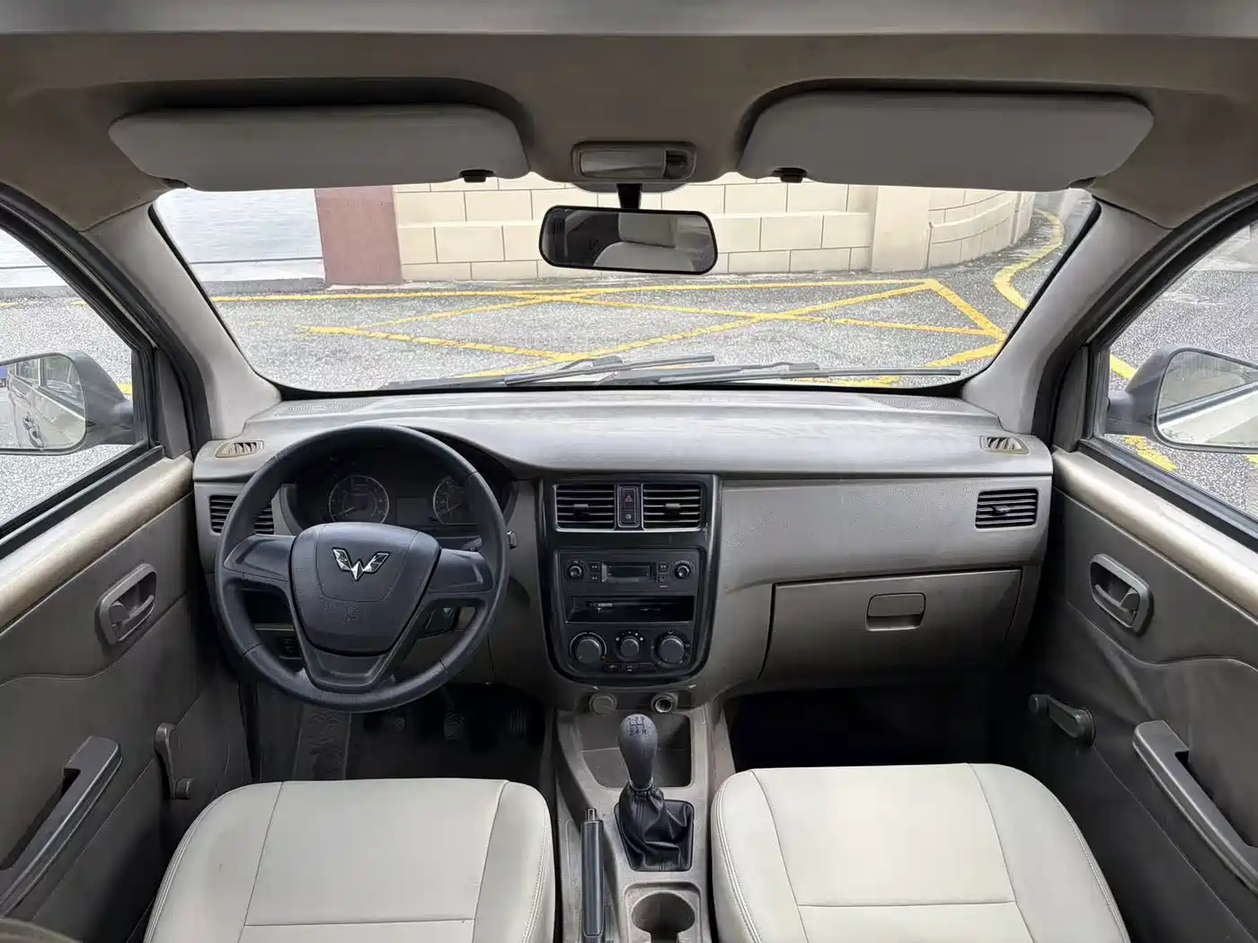 Wuling Motors Wuling Rongguang V 2017 2016 1.5L Utility Model