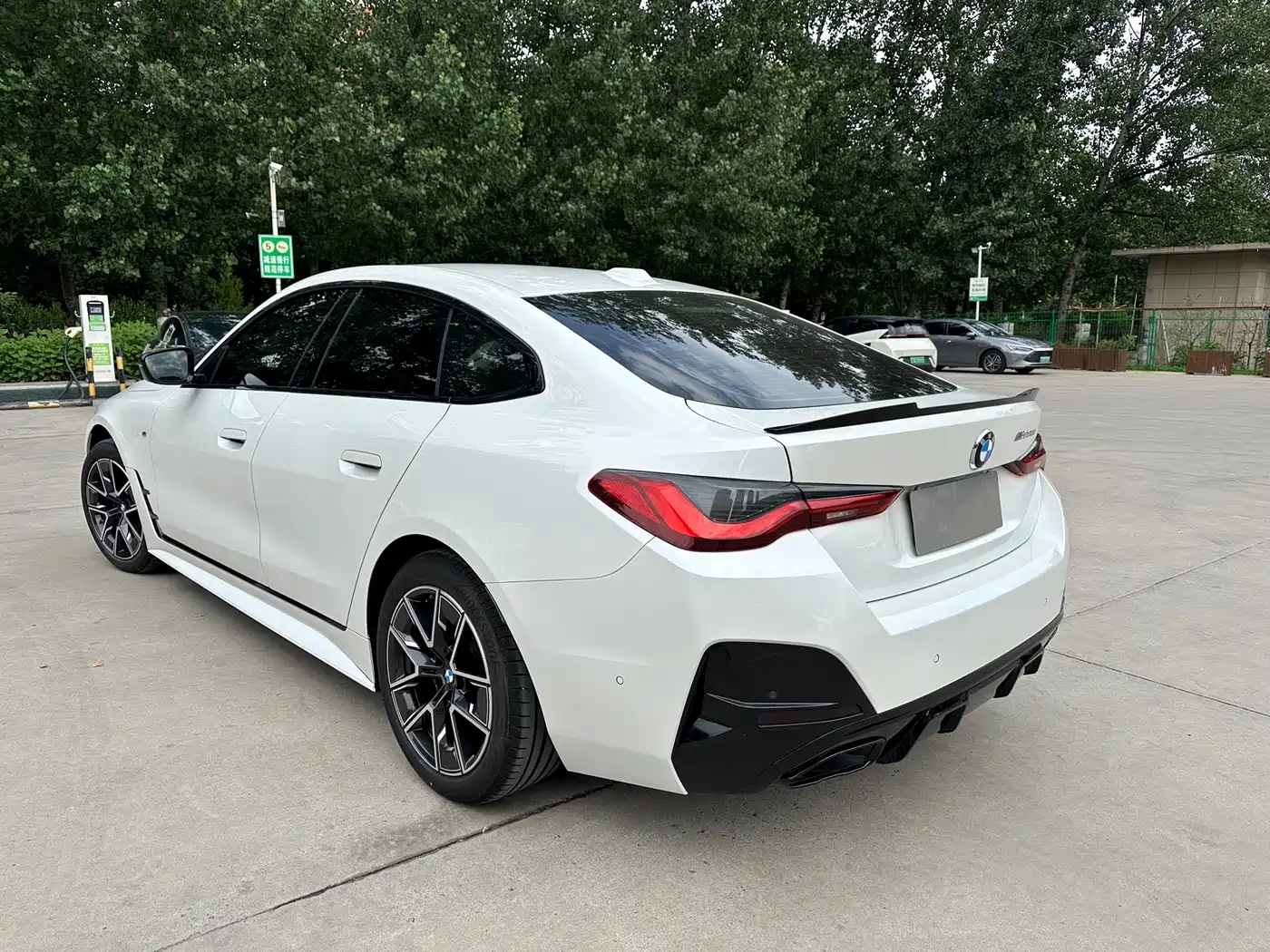 BMW 4 Series 2023 425i Gran Coupe M Sport Shadowline Package фото 8