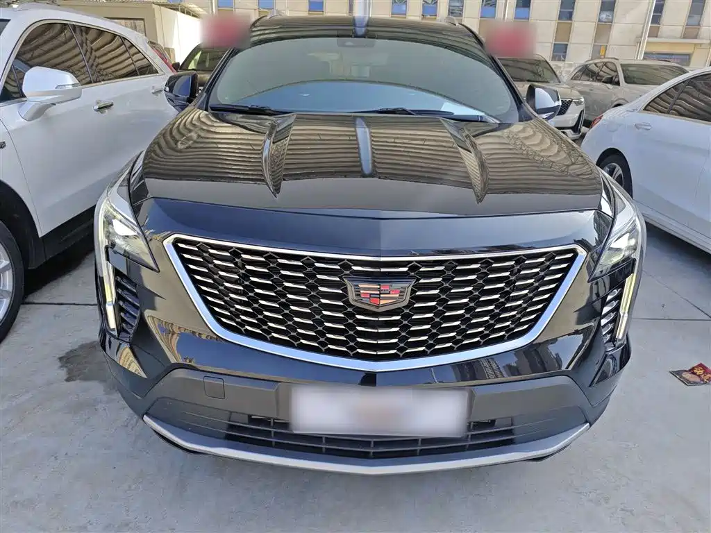 CADILLAC XT4