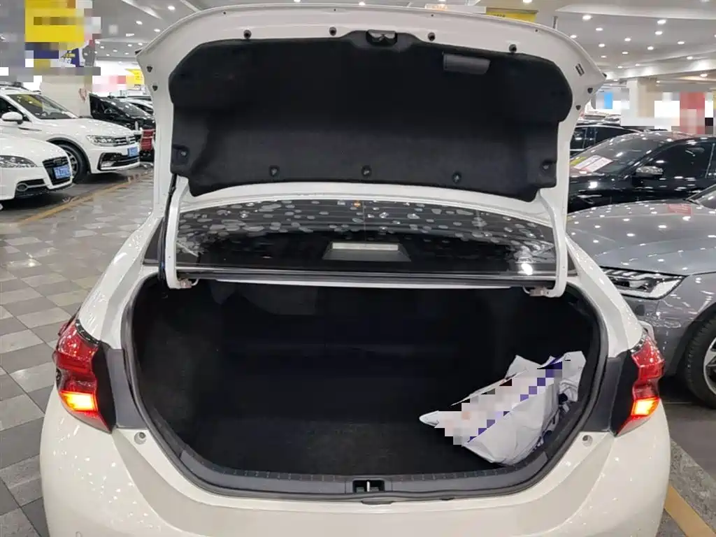 Toyota Levin 2017 Facelift 185T CVT Elite (China V) фото 19