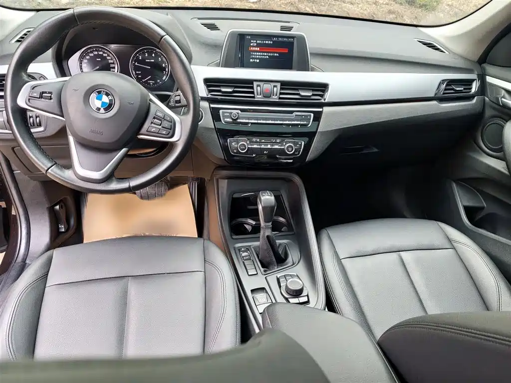 BMW X1 2019 sDrive18Li Fashion Model фото 18