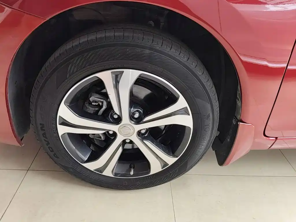 Фото 23 - Nissan Tiida