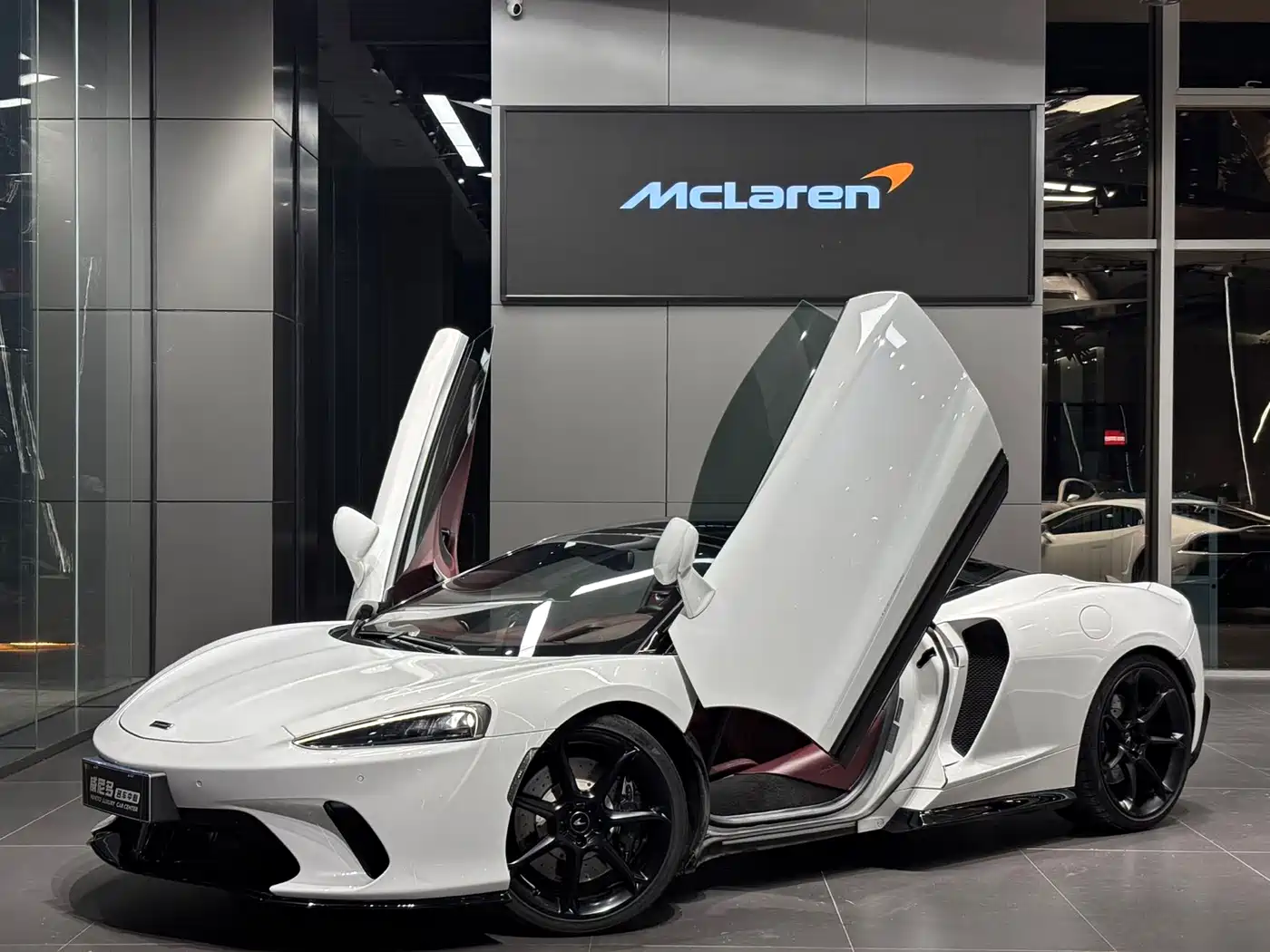 MCLAREN GT